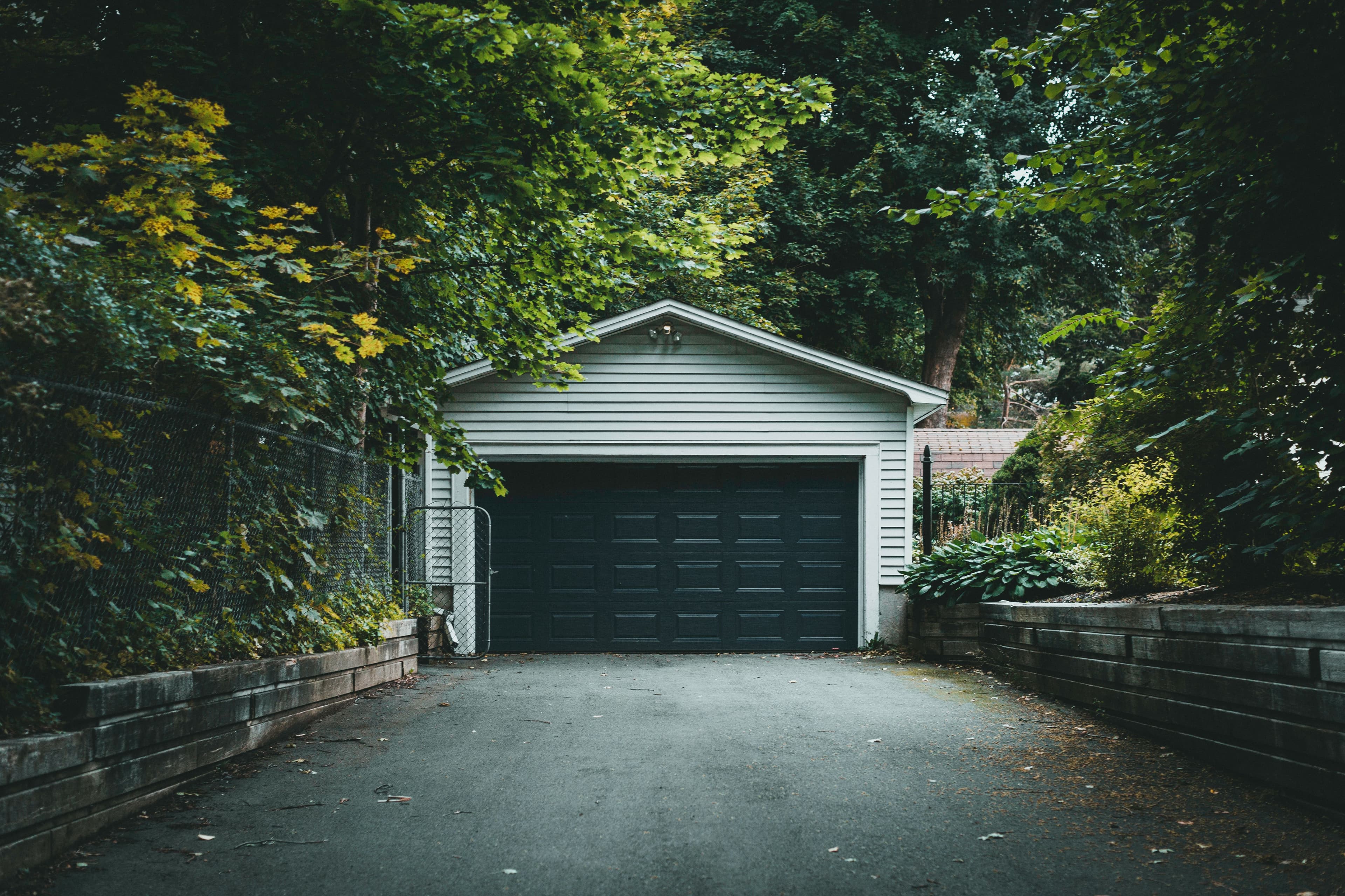 Miljøscreening ved nedrivning af garage: Det skal du vide