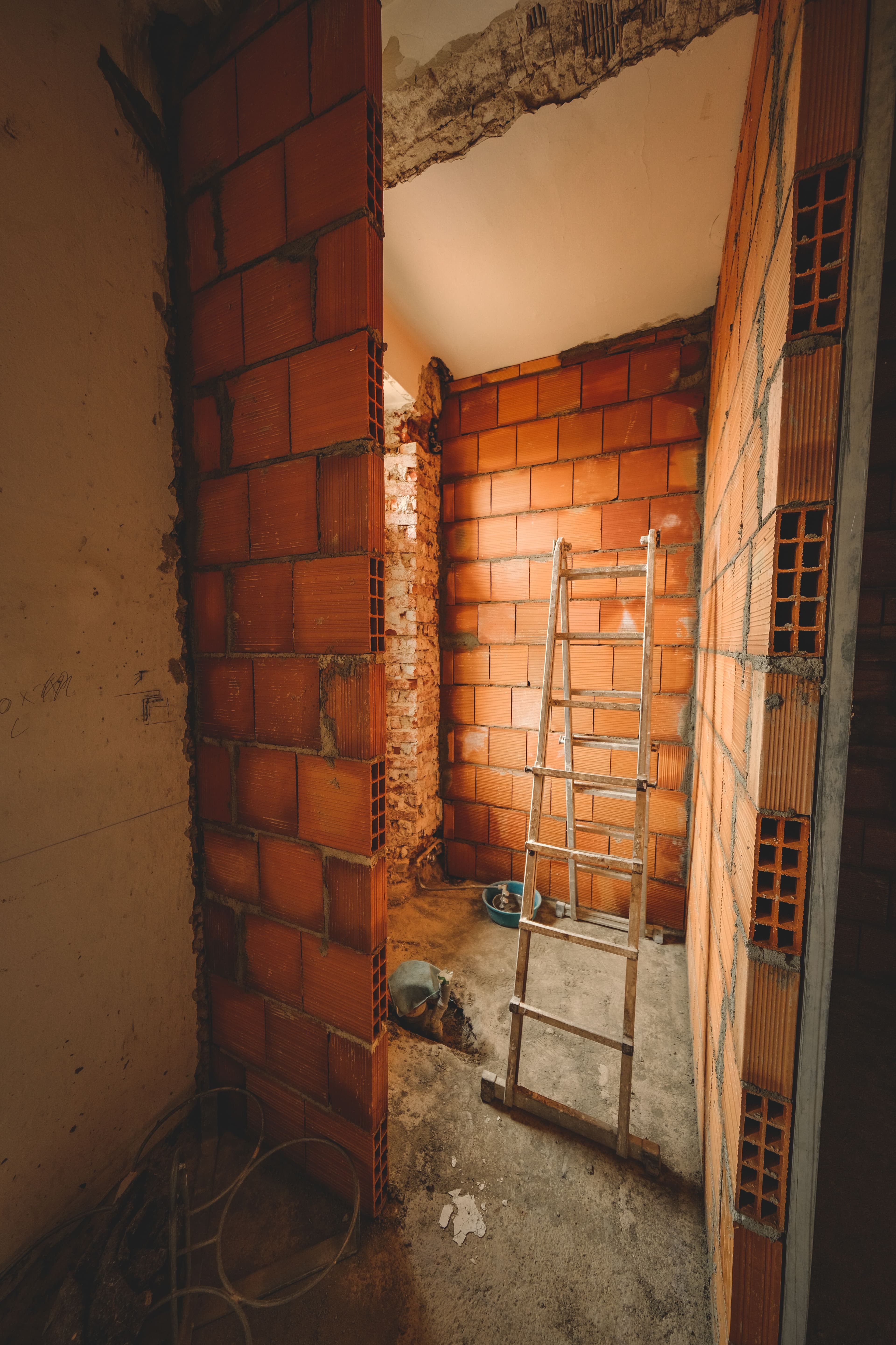 Asbest ved renovering: Hvad må du selv som privat boligejer?